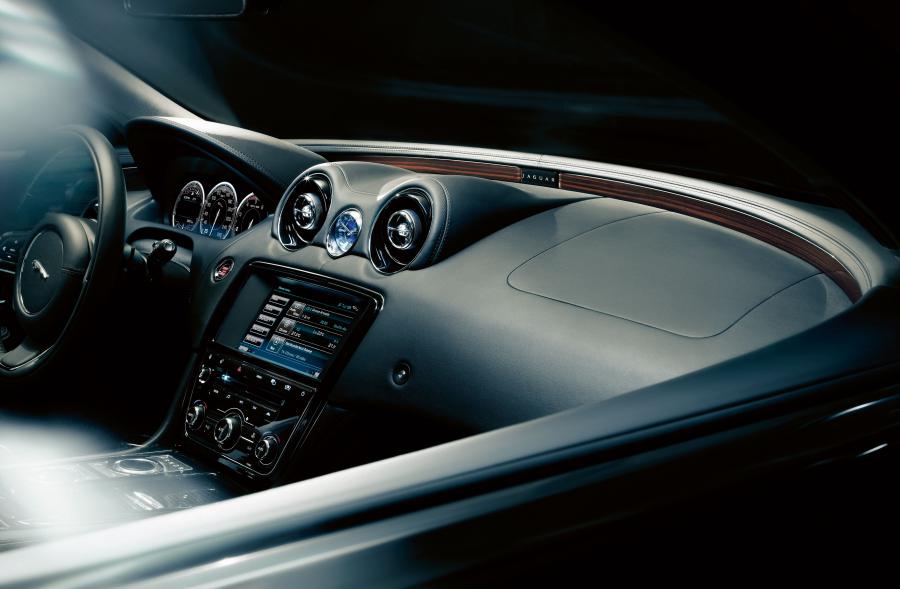  Jaguar XJ 2009 года  (фото 65 из 142)